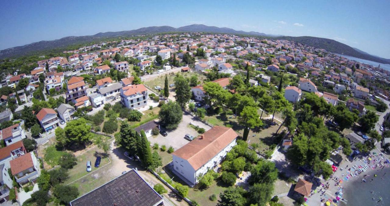 Spider Apartments Pirovac Exterior photo